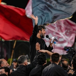 تصویر مراسم هیئت شب شهادت امام رضا (ع) 1405 کربلایی حسین ستوده - حرم امام رضا مشهد مقدس