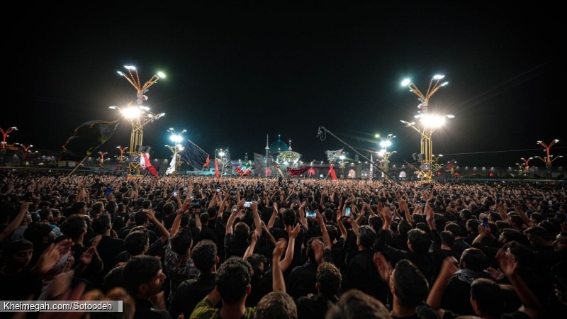 تصویر مراسم هیئت شب شهادت امام رضا (ع) 1405 کربلایی حسین ستوده - حرم امام رضا مشهد مقدس