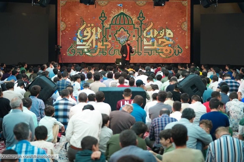 تصویر مراسم جشن ولادت پیامبر اکرم و امام صادق (ع) 18 شهریور 1404 - کربلایی محمدحسین حدادیان
