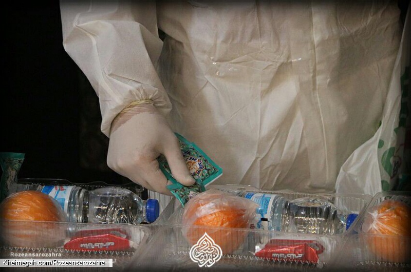 آماده سازی بسته پذیرایی جهت توزیع در بیمارستان