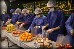 آماده سازی بسته عیدانه برای قشر آسیب پذیر روضه انصارالزهراسلام الله علیها