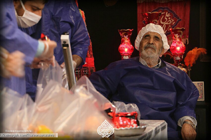 آماده سازی بسته عیدانه برای قشر آسیب پذیر روضه انصارالزهراسلام الله علیها