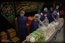 آماده سازی بسته عیدانه برای قشر آسیب پذیر روضه انصارالزهراسلام الله علیها
