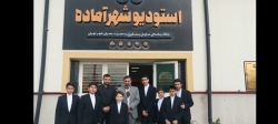 عکس یادگاری بچه ها با آقای کریمی قائم مقام شبکه پنج سیما