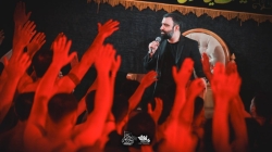 تصویر جلسه هیئت هفتگی 31 اردیبهشت 1404 - کربلایی جواد مقدم - هیئت بین الحرمین تهران - مسجد امام حسین