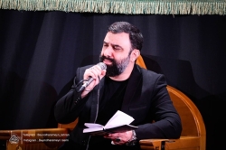 تصویر مراسم شهادت امام هادی (ع) 1404 کربلایی جواد مقدم - مراسم جلسه هفتگی هیئت بین الحرمین طهران