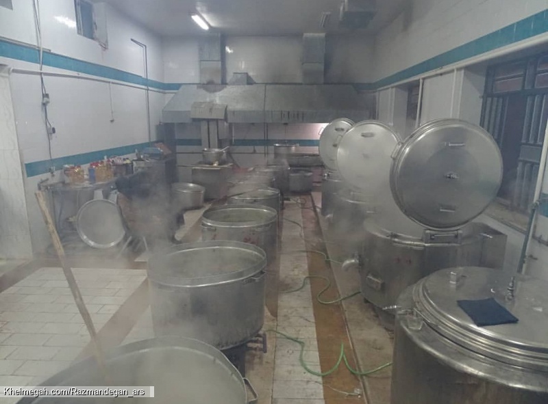 پخت اطعام برای ظهر روز شهادت