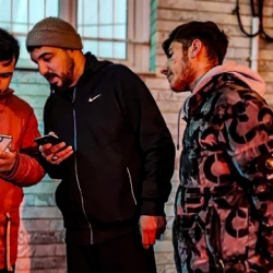 برپایی موکب پذیرایی شب نیمه شعبان 1403 توسط خادمین مسجدامام حسن مجتبی علیه السلام اسلام آباد زنجان
