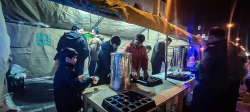 برپایی موکب پذیرایی شب نیمه شعبان 1403 توسط خادمین مسجدامام حسن مجتبی علیه السلام اسلام آباد زنجان