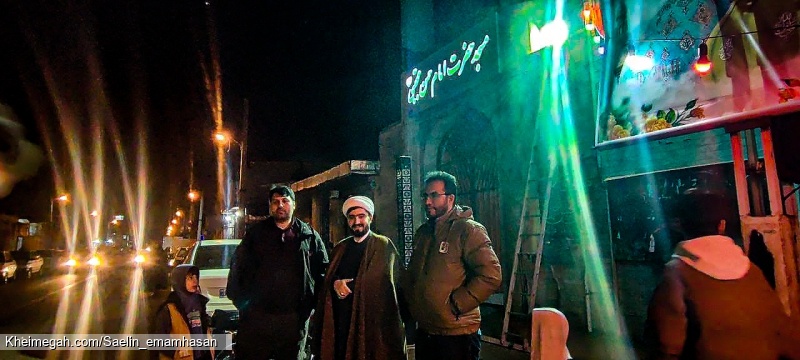 برپایی موکب پذیرایی شب نیمه شعبان 1403 توسط خادمین مسجدامام حسن مجتبی علیه السلام اسلام آباد زنجان
