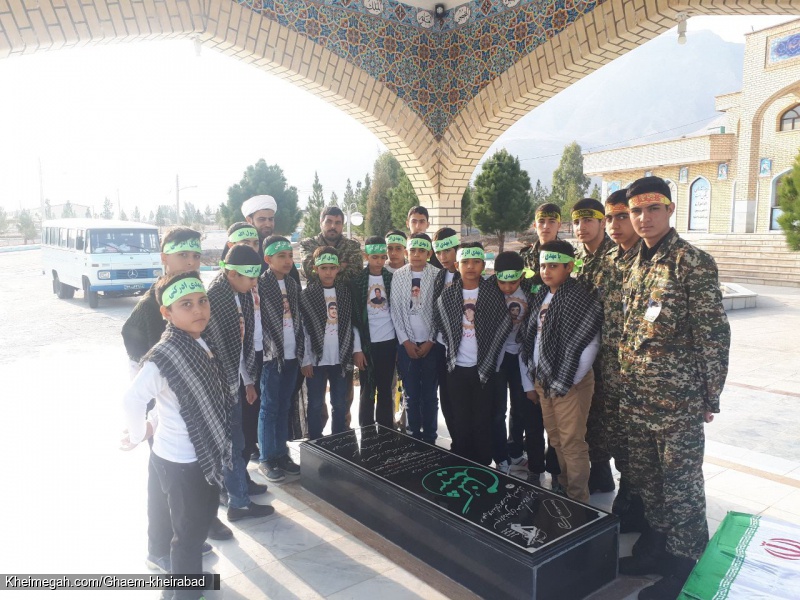 اجرا گروه سرود لاله های مهدوی در لشگر 14امام حسین