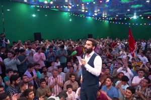 دوست دارم نگات کنم توهم منو نگاه کنی - دانلود ویدئو کلیپ مولودی ولادت امام رضا (ع) حسین طاهری